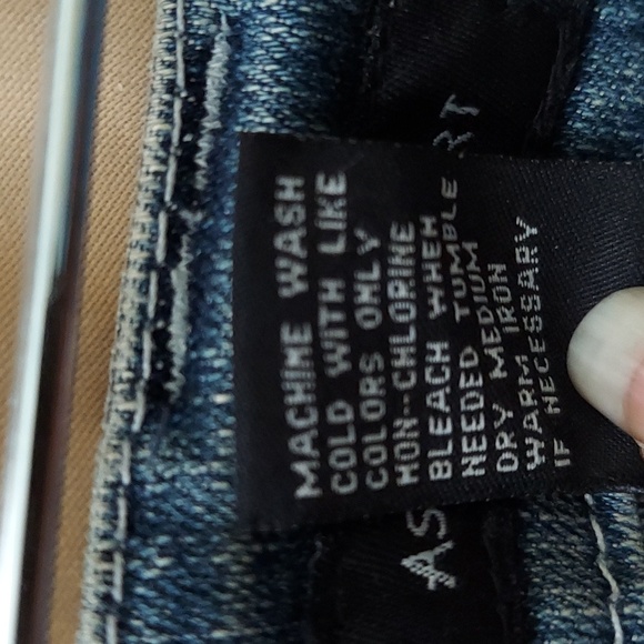 Ashley Stewart Four Pocket Medium Rinse Blue Denim Bermuda Shorts Size 20 - Picture 16 of 16